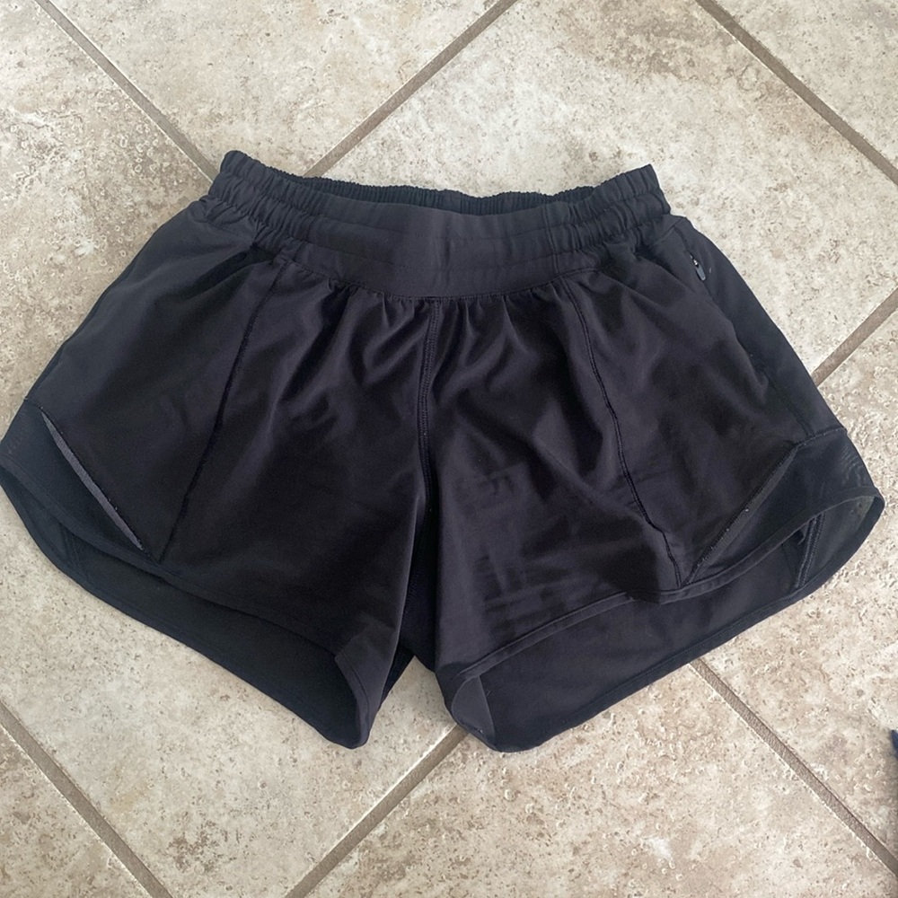 Lulu Hotty Hot lined 2.5” shorts